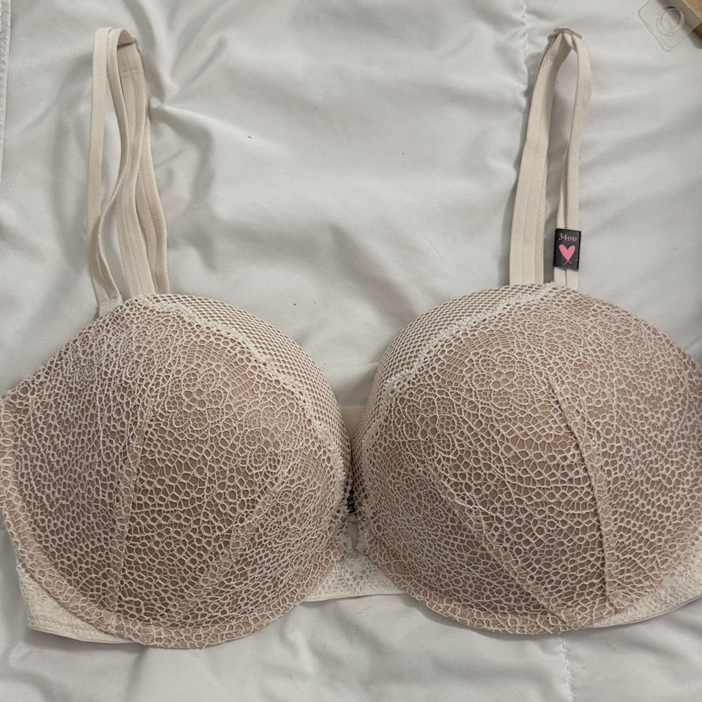 Victoria's Secret Beige Lace T-Shirt Bra